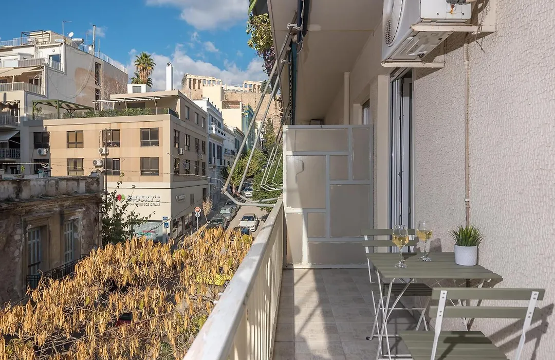 Spacious 2Bds Apt With Acropolis View In Center-1
